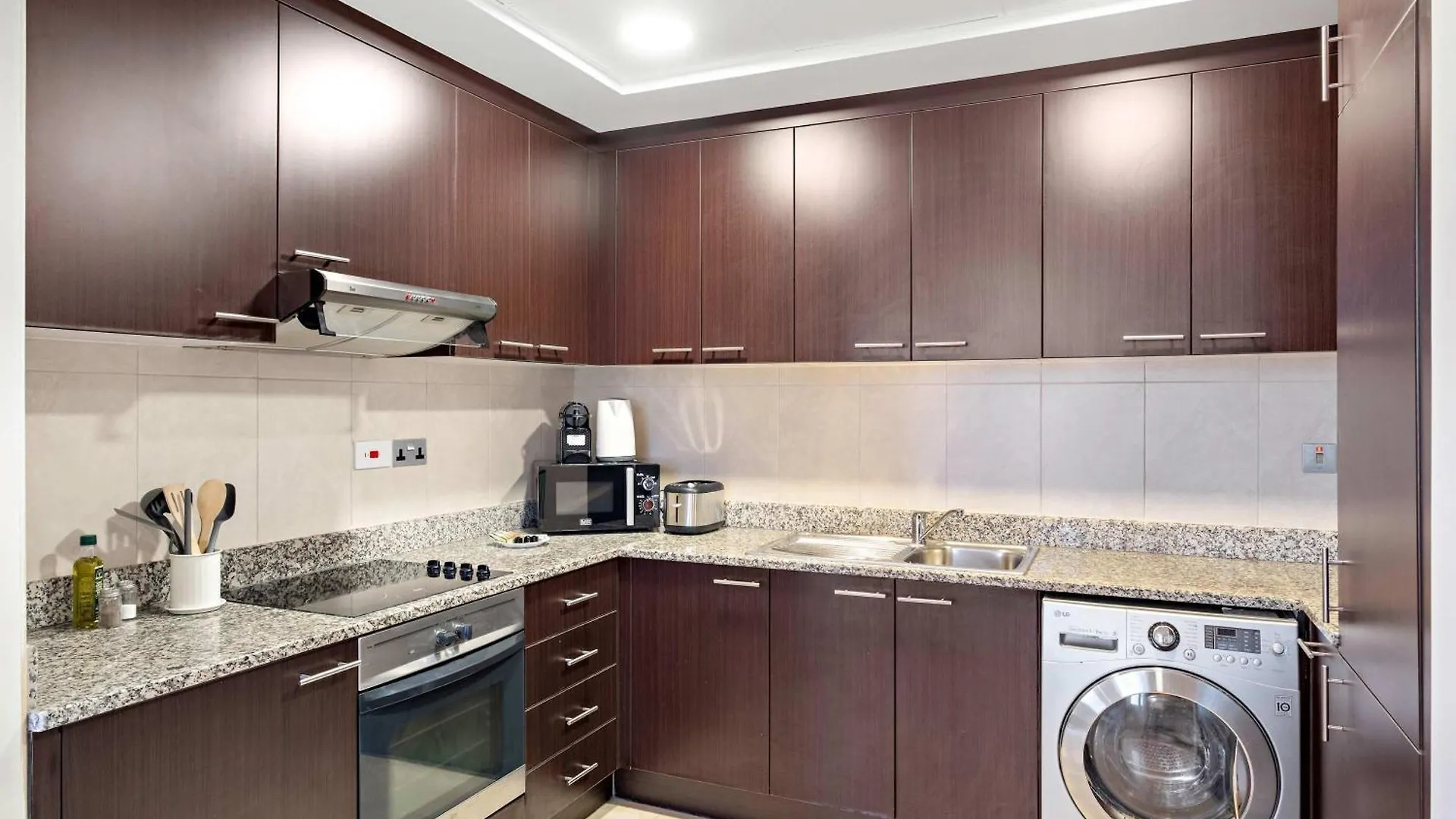 Silkhaus Sky Gardens Chic Studio In Difc Living Dubai