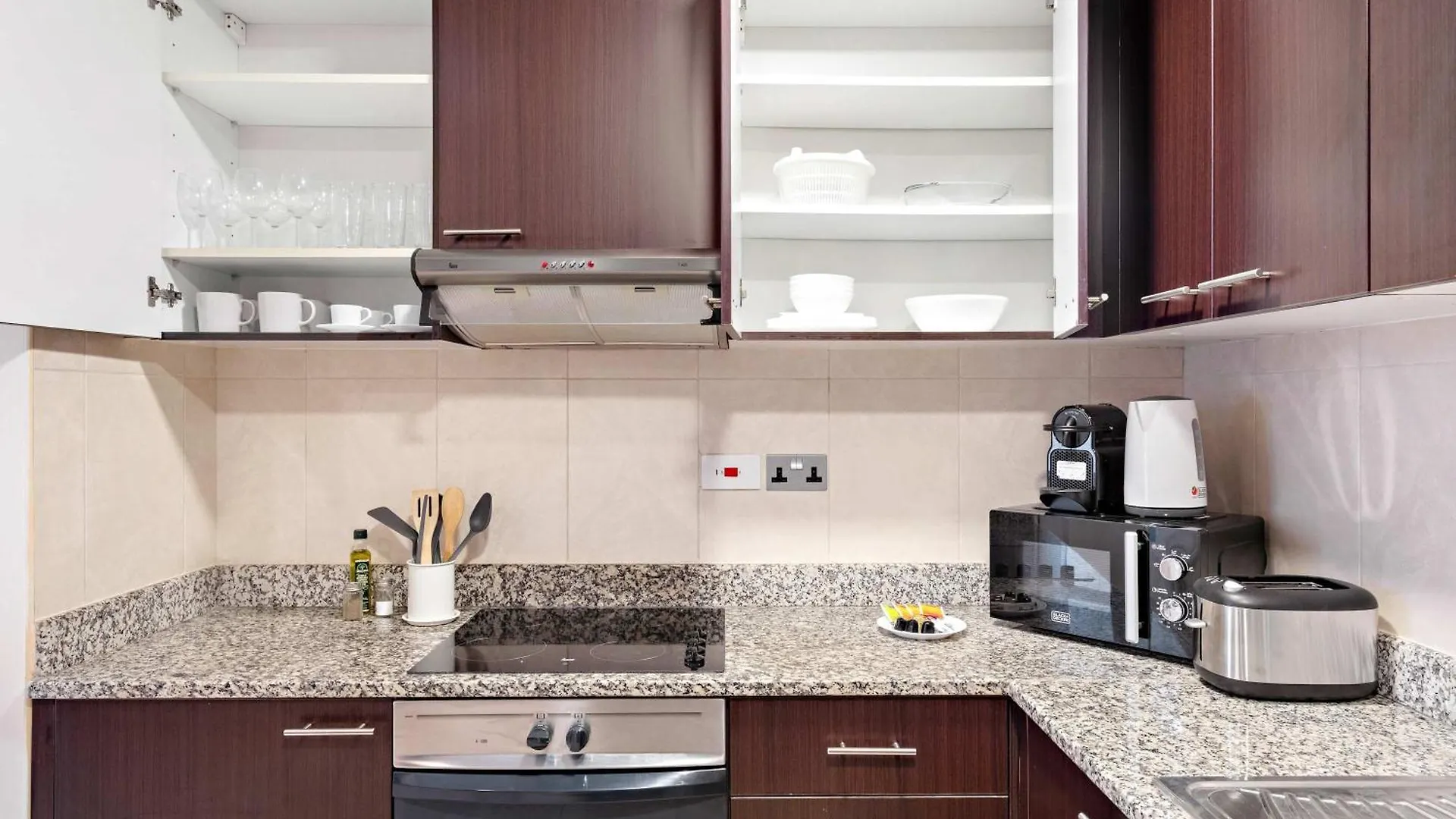 Apartment Silkhaus Sky Gardens Chic Studio In Difc Living Dubai