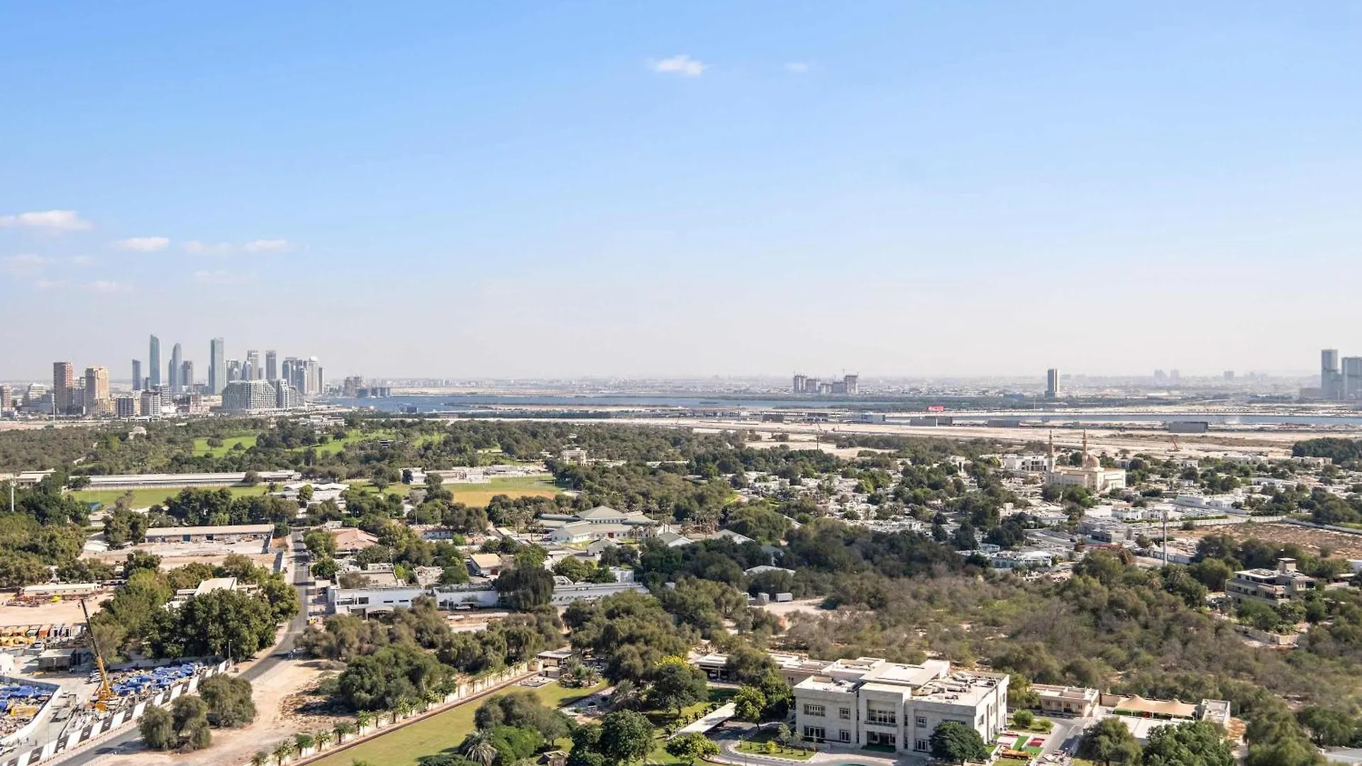 Silkhaus Sky Gardens Chic Studio In Difc Living Dubai